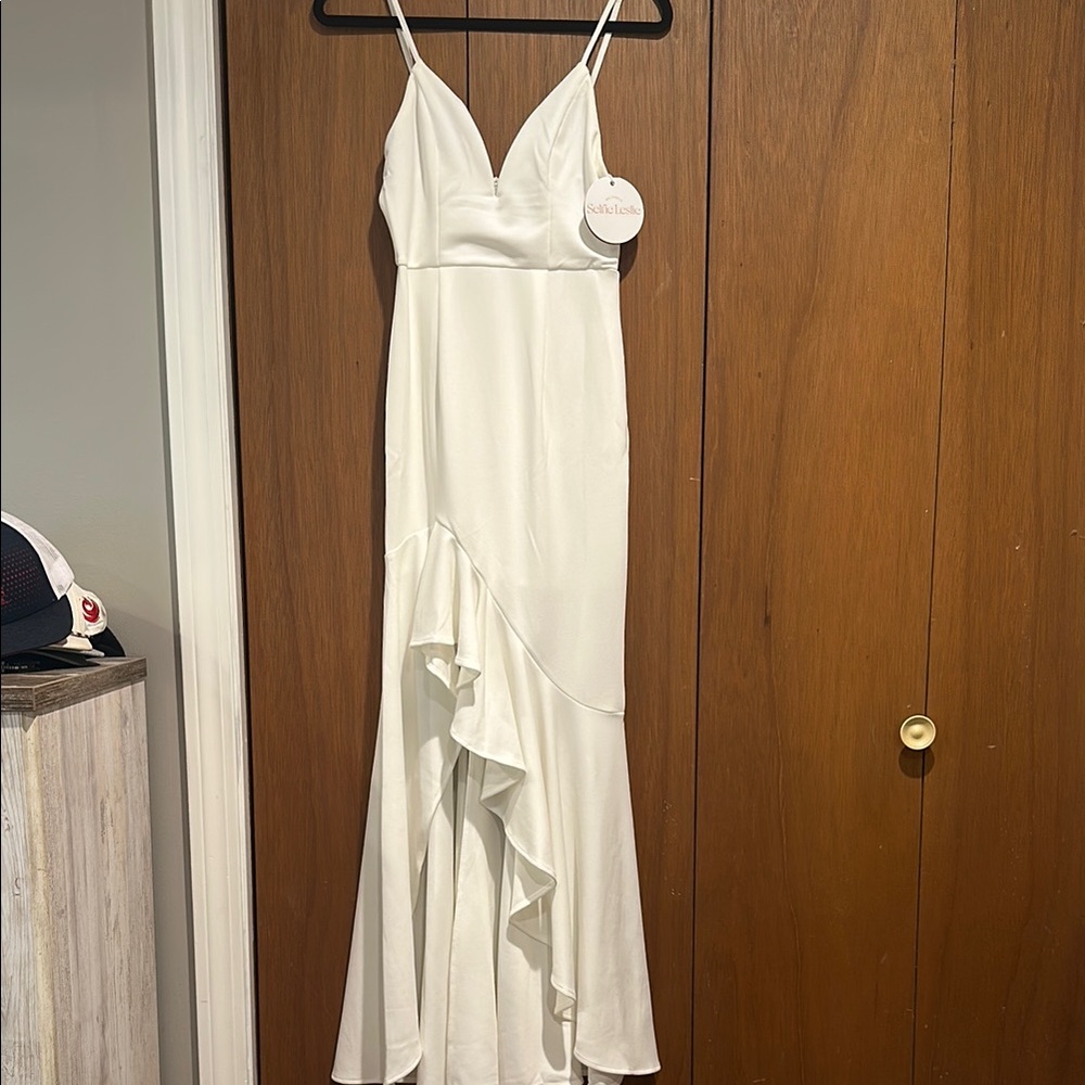 Selfie Leslie White Asymmetrical Ruffled Gown